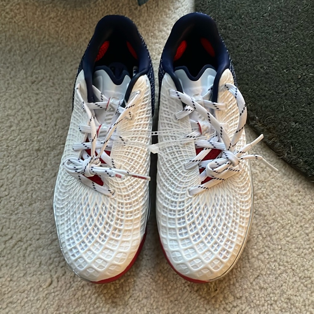 NEW WOMEN UNDER ARMOR SOFTBALL CLEATS SIZE 8.5